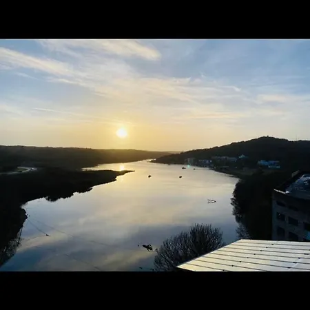 7 Bay