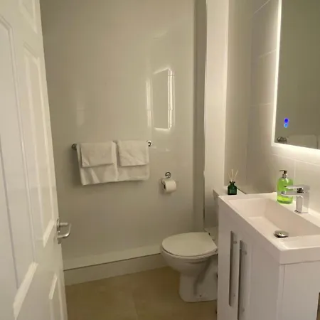 7 Bay