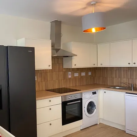 7 Bay Clifden