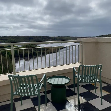 7 Bay Apartment *