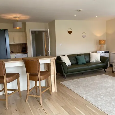 Apartment 7 Bay *